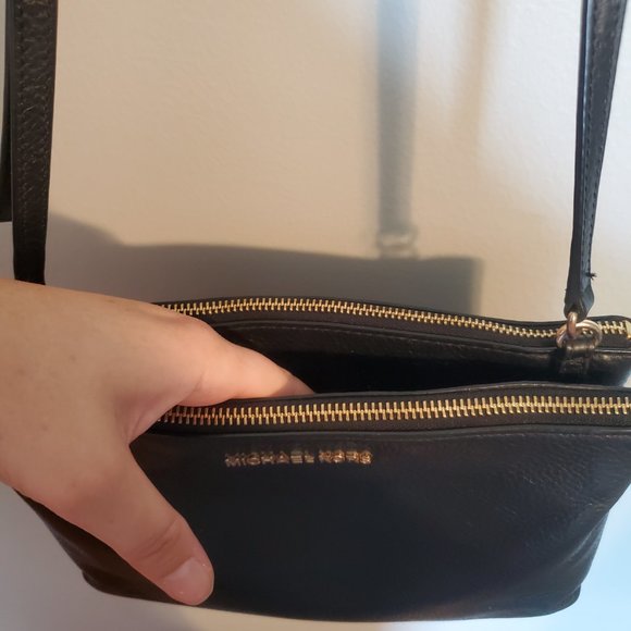 MICHAEL KORS - Leather Crossbody Bag - Picture 5 of 6